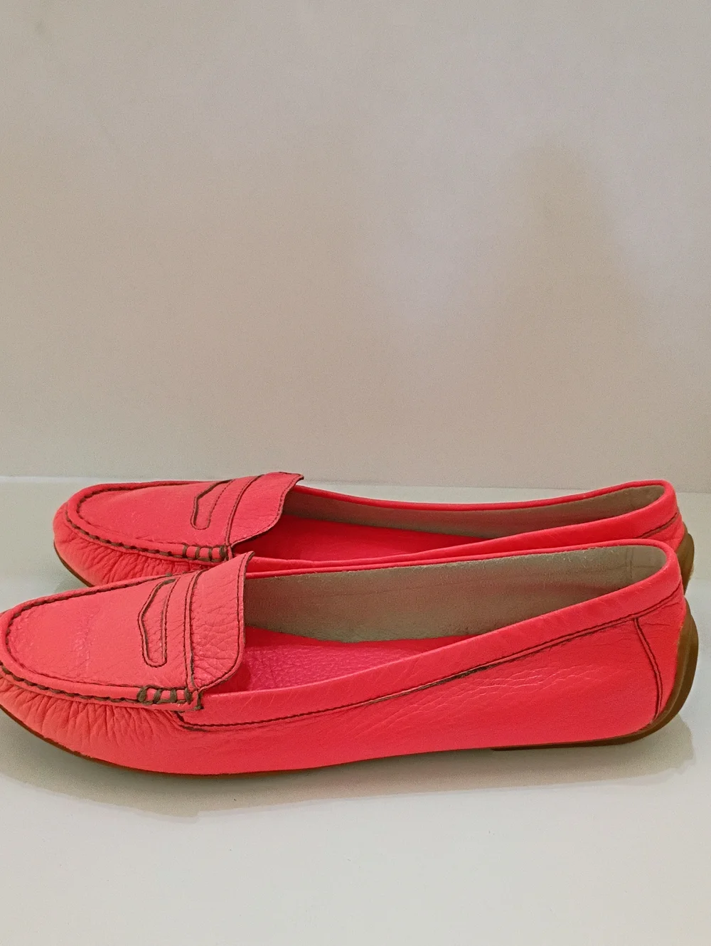 KATE SPADE Pebble Leather Pink Melon Colored Tumbled Loafers Size 10M